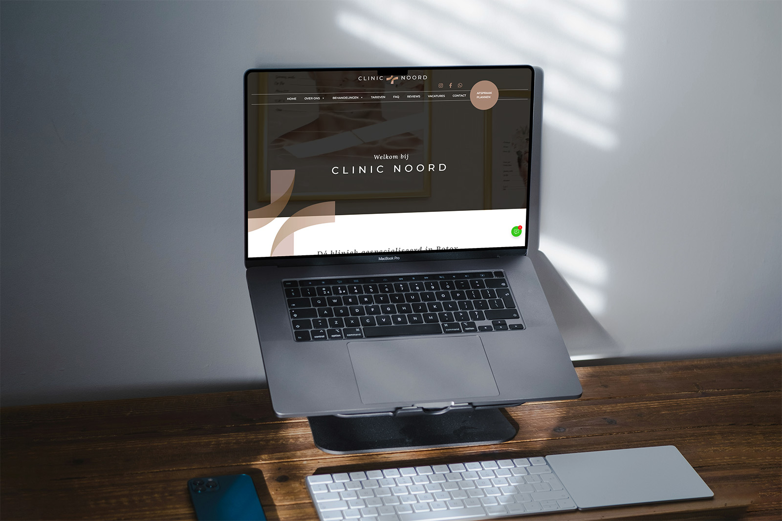 Clinic Noord Mockup Desktop Stand