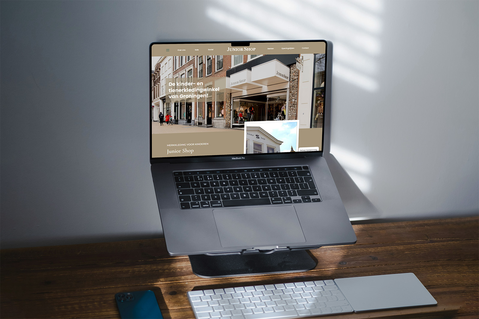 Junior Shop Mockup Desktop Stand